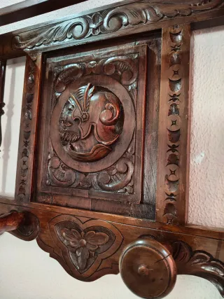 Mesa y perchero recibidor