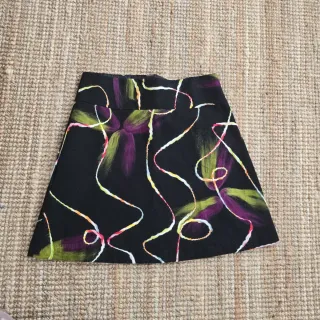 Falda Desigual Negra Estampada Línea A