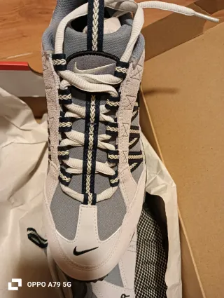 Botas de montaña Nike (nuevas)