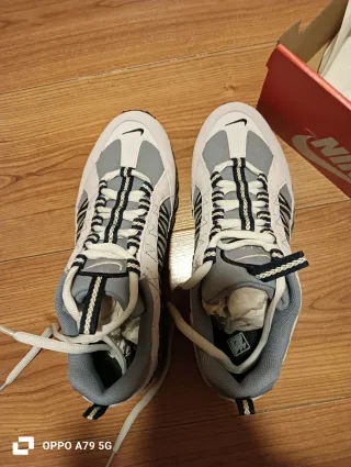 Botas de montaña Nike (nuevas)