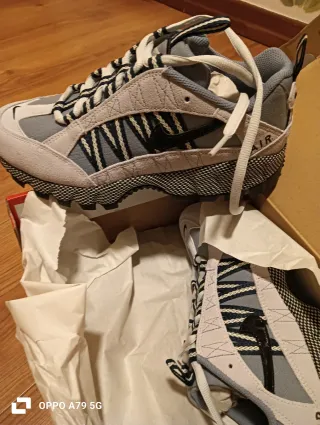 Botas de montaña Nike (nuevas)