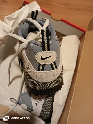 Botas de montaña Nike (nuevas)