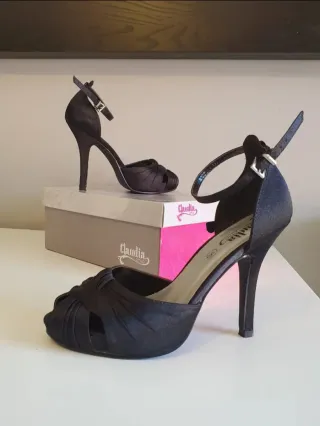 Tacones de fiesta negros