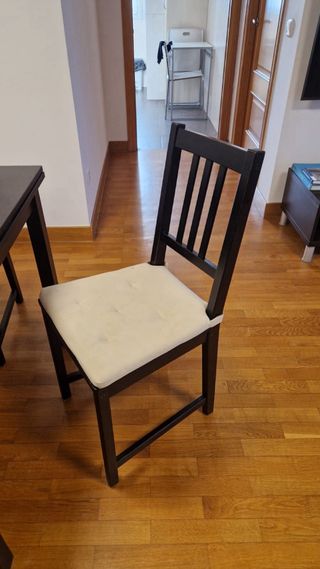 Tavolo da pranzo e 4 sedie