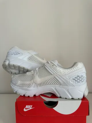 Nike Zoom Vomero 5 SE Donna Tg 39