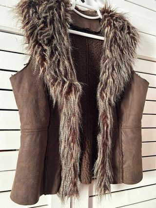 Chaleco ante y pelo forrado borreguito