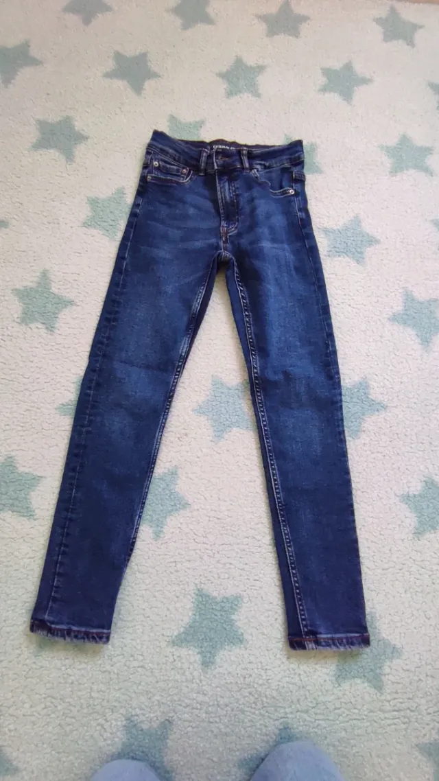 Pantalón vaquero pitillo niña Zara