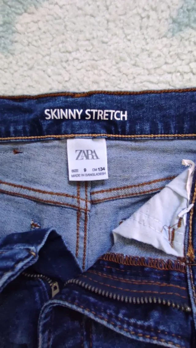 Pantalón vaquero pitillo niña Zara