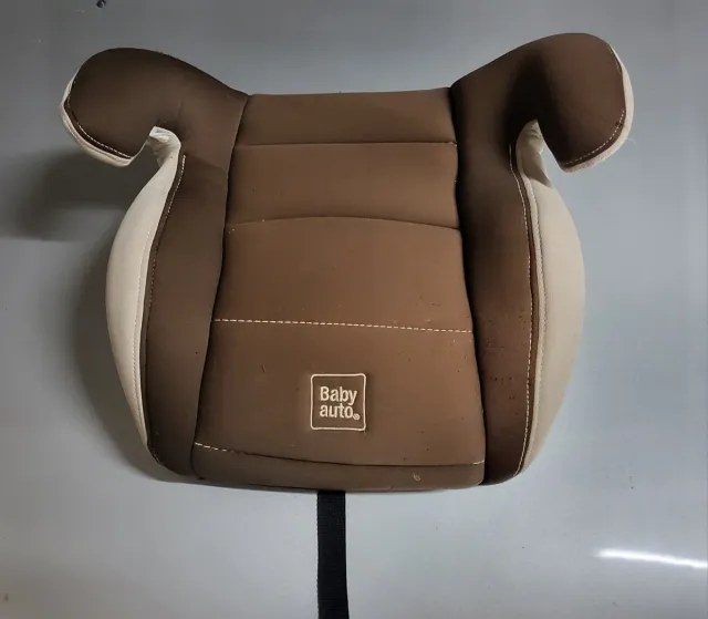 Sillita elevador coche bebé marrón y crema