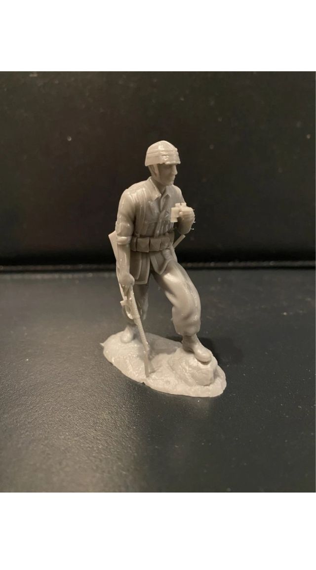 SOLDATINO SERGENTE PARACADUTISTA FOLGORE. PLASTICA