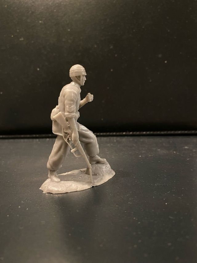 SOLDATINO SERGENTE PARACADUTISTA FOLGORE. PLASTICA