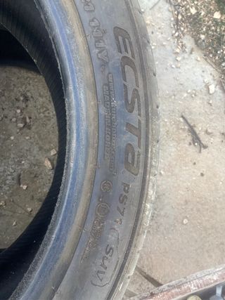 Neumático de coche.  315-35-21 Kumho Escta 111Y
