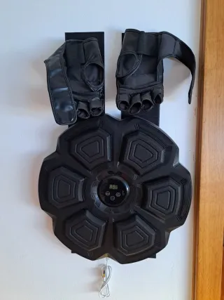 Máquina de Boxeo Inteligente con Guantes