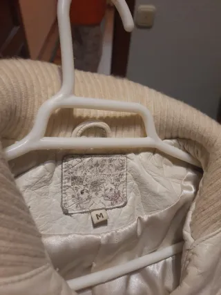 Chaquetón de piel blanco roto