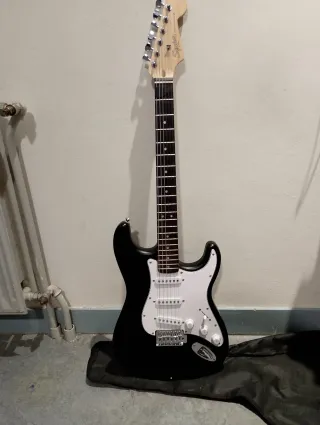 Squier de Fender Stratocaster Negra