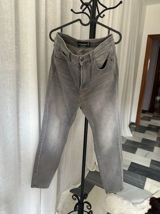 Pantalones vaqueros grises Stradivarius
