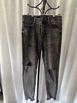 Pantalones vaqueros grises Stradivarius