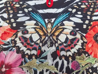 Blusa T 5XL. Medidas en descripción