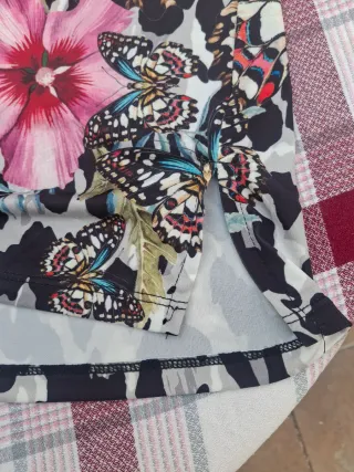 Blusa T 5XL. Medidas en descripción