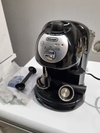 Cafetera DeLonghi EC201.CD.B Bomba