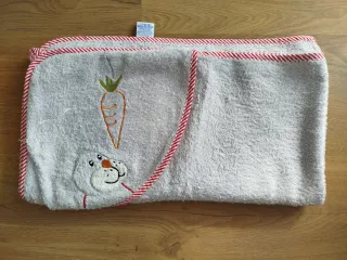 Protector cuna/chichonera bebé blanco + toallas