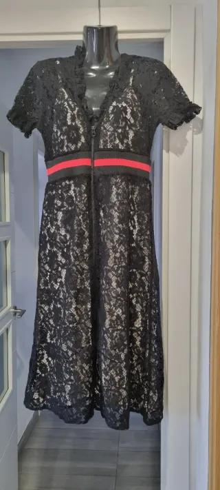 Vestido midi negro con cremallera y forro