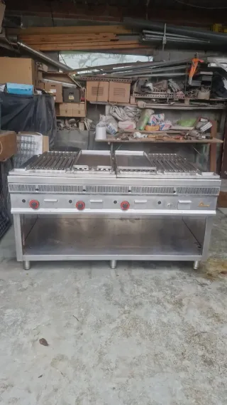 Parrilla de carbón metálica