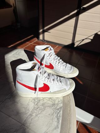 Nike Blazer Mid '77 Zapatillas Blancas Rojas