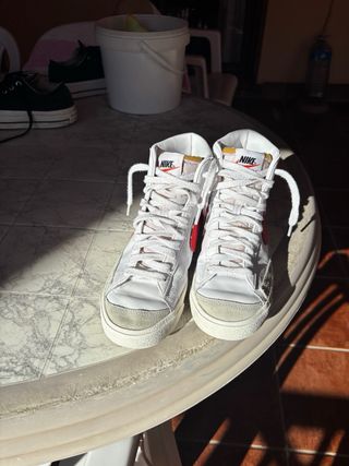 Nike Blazer Mid '77 Zapatillas Blancas Rojas