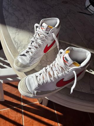 Nike Blazer Mid '77 Zapatillas Blancas Rojas