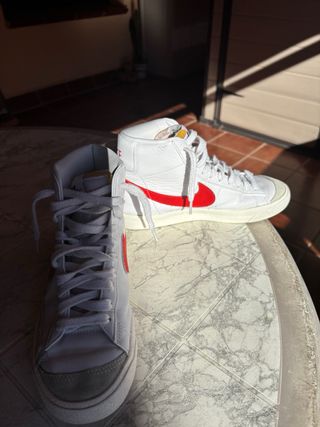 Nike Blazer Mid '77 Zapatillas Blancas Rojas