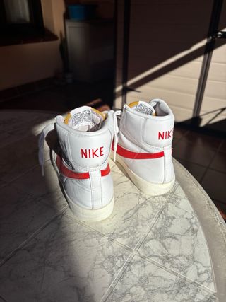 Nike Blazer Mid '77 Zapatillas Blancas Rojas
