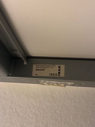 Scrivania di Ikea - Gambe regolabili