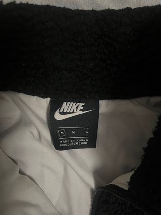 Chaqueta Nike borrego negra