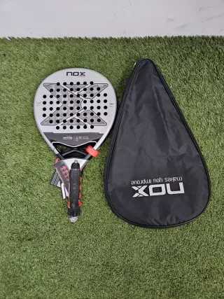 Pala de pádel Nox AT10 Alum 18k 2024