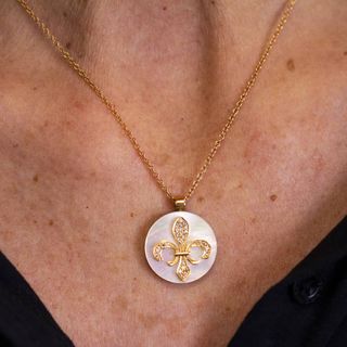 Collar Flor de Lis Oro Rosa y Diamantes