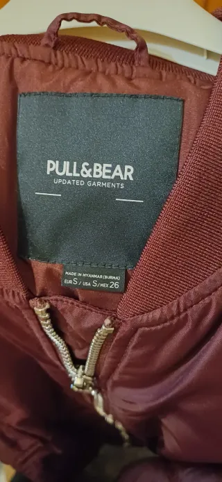 Chaqueta bomber Pull&Bear burdeos
