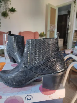 Botines efecto cocodrilo Talla 41