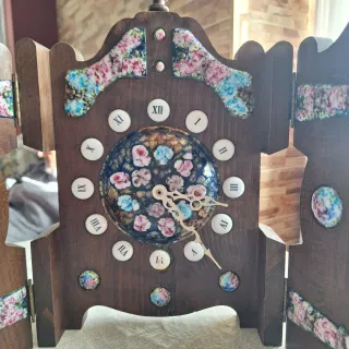 Reloj de mesa decorativo floral