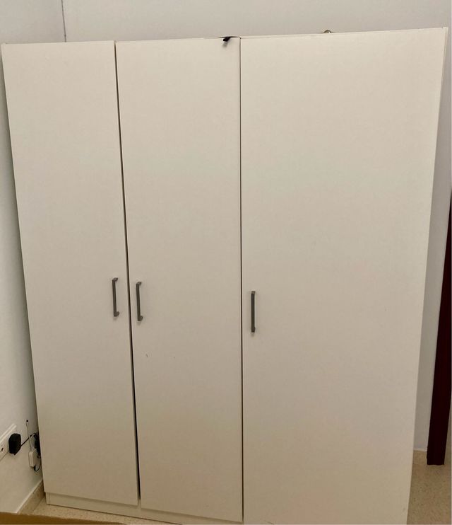 Armario Dombås Ikea 3 puertas blanco