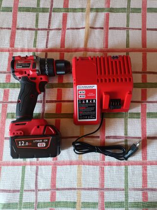 Taladro Percutor Milwaukee + Batería y Cargador