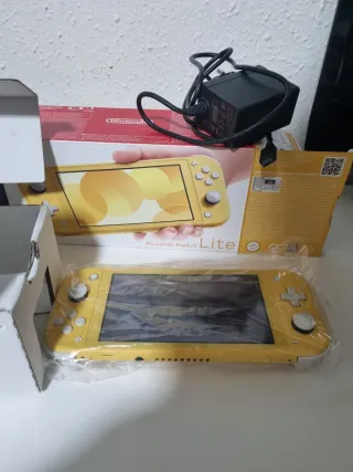 Nintendo Switch Lite Amarillo