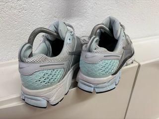 Zapatillas deportivas Nike grises y azules