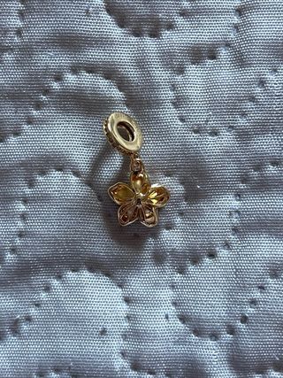 Charm Pandora con Flor Azul Dorada
