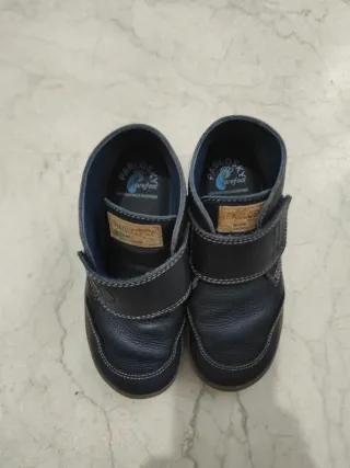 Botines piel de niño marca Pablosky