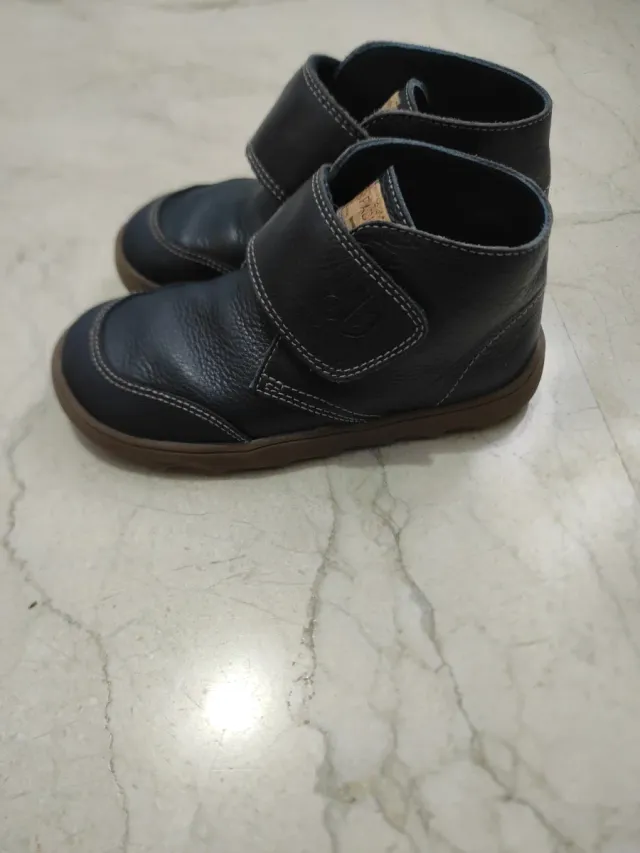 Botines piel de niño marca Pablosky