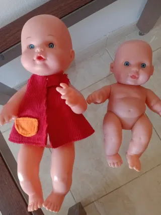 Lote 2 muñecas bebé en perfecto estado.