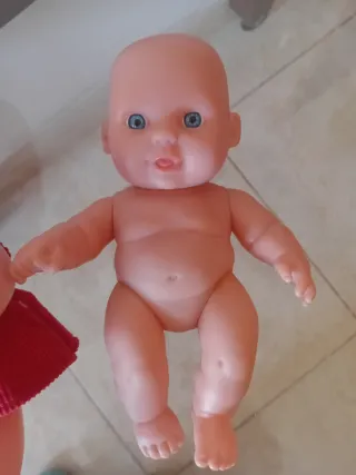 Lote 2 muñecas bebé en perfecto estado.