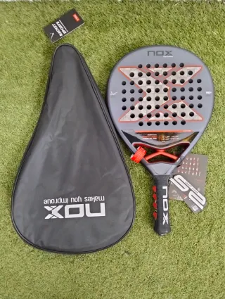 Pala de pádel Nox AT10 Alum 18k 2025