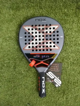Pala de pádel Nox AT10 Alum 18k 2025